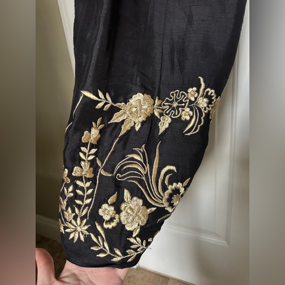 Pakistani clothes- Velvet outfit - Picture 8 of 14